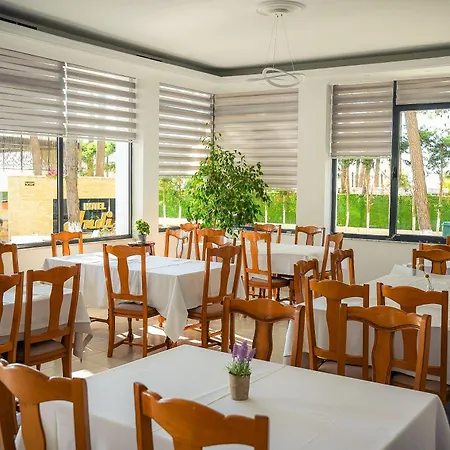 Andi 酒店 Kryemëdhej