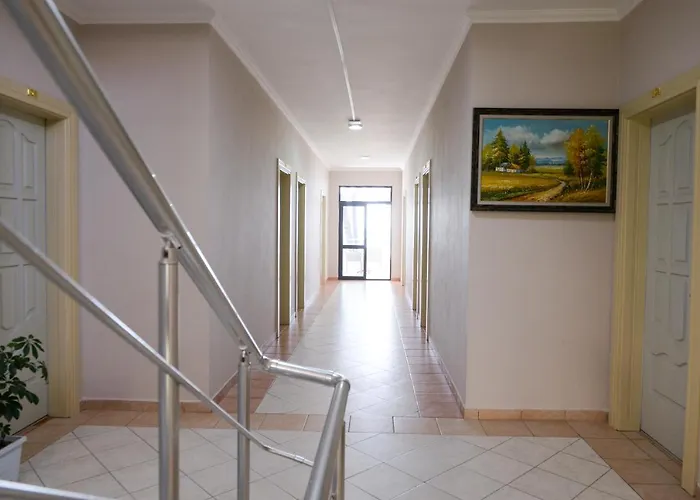 Andi Hotel Kryemëdhej